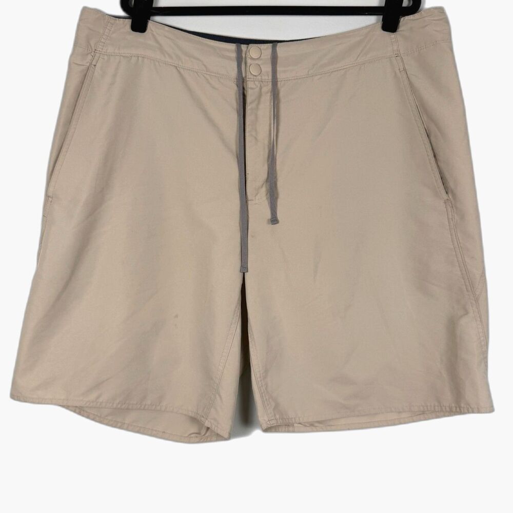 Columbia Omni Shade Shorts Mens 42x11 Khaki Outdoor Hiking Fishing